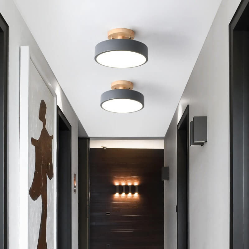 Skandinavische runde LED-Deckenleuchte mit halbem Abstand zur Decke