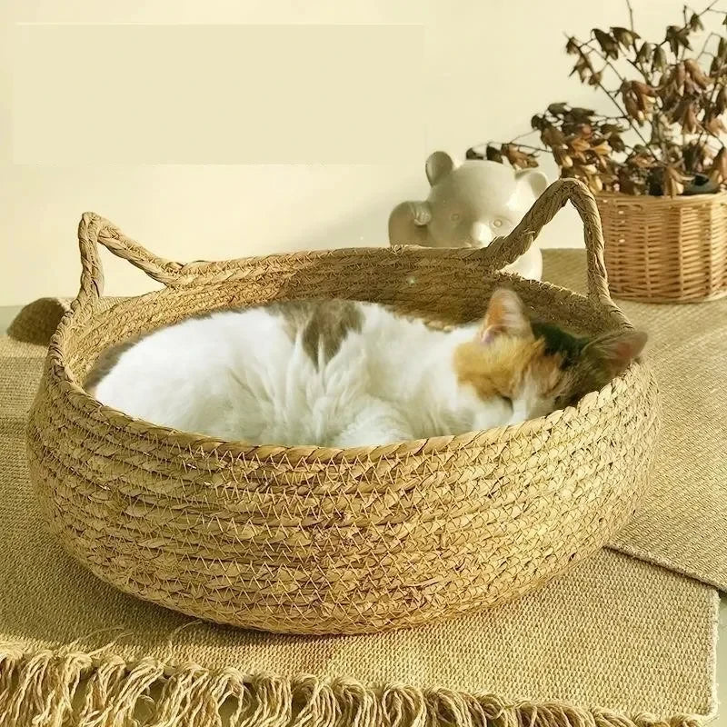 Hand-Woven Rattan Cat Nest – Cozy & Breathable for All Seasons