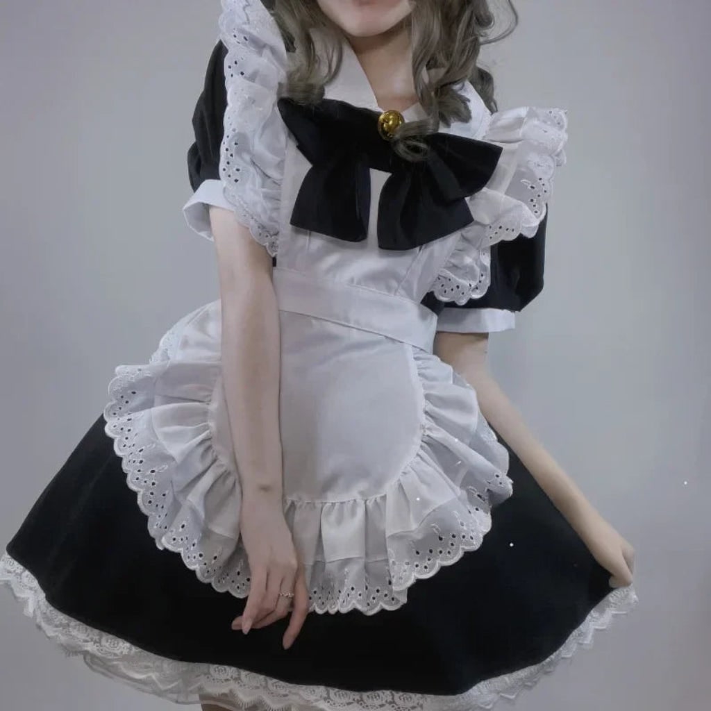 Hudson & Jurgen – Elegant Gothic Maid Costume Set with Ruffled Dress & Apron for Halloween