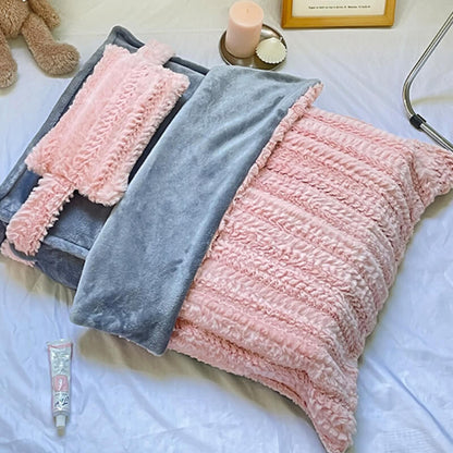 Legesygt lyserødt blødt kæledyrsseng med pude og tæppe